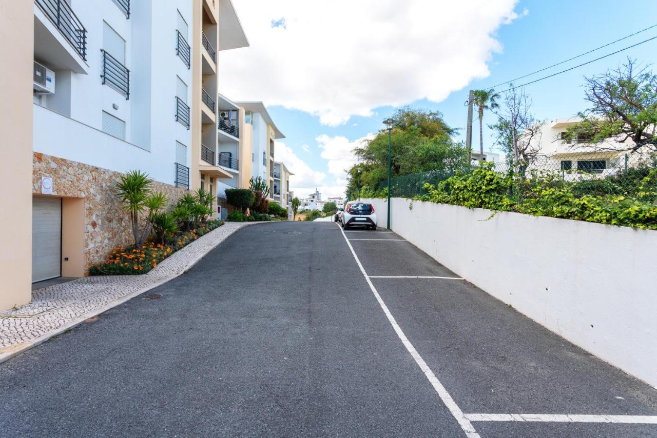 Bnb Homes Ocean View Apartment With Relax Terrace, 2 Swimming Pools & Tennis Court Albufeira Exterior photo