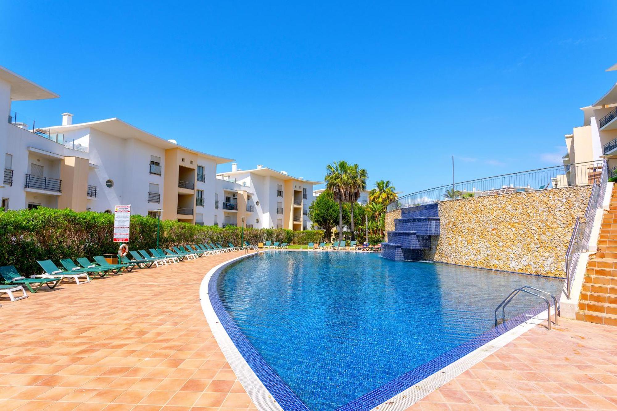 Bnb Homes Ocean View Apartment With Relax Terrace, 2 Swimming Pools & Tennis Court Albufeira Exterior photo